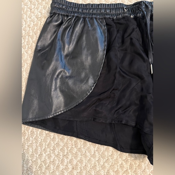 BLANKNYC Denim Draped Faux Leather Shorts/skort SIZE: MEDIUM - Picture 5 of 12